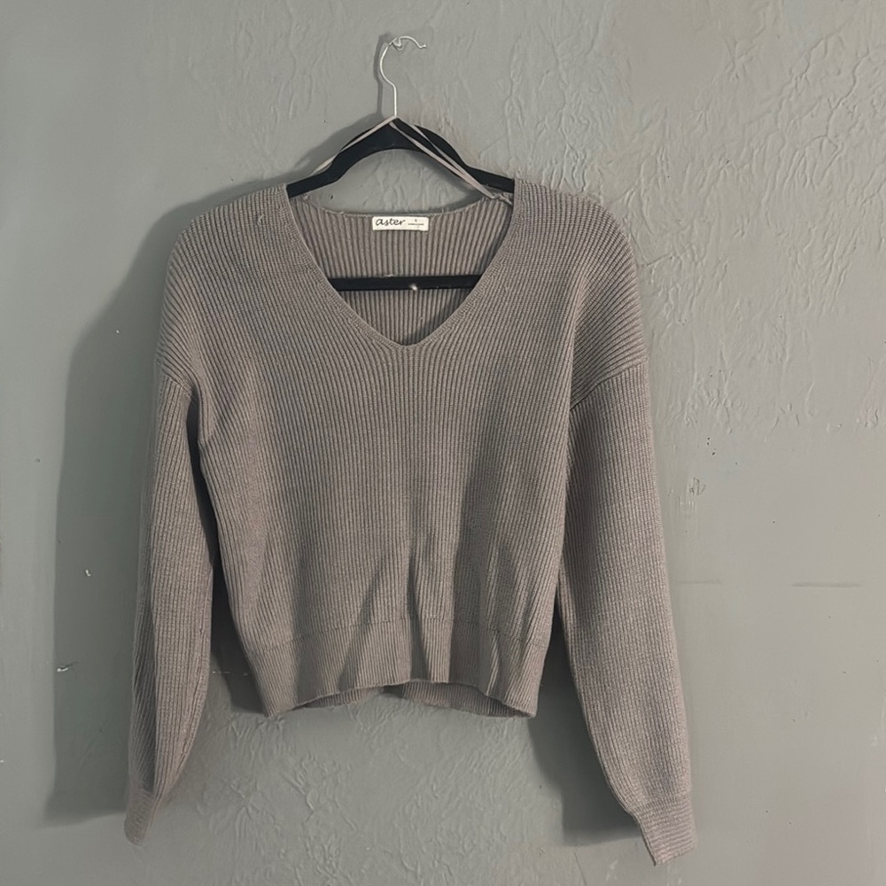 Wild Fable Gray V-Neck Sweater